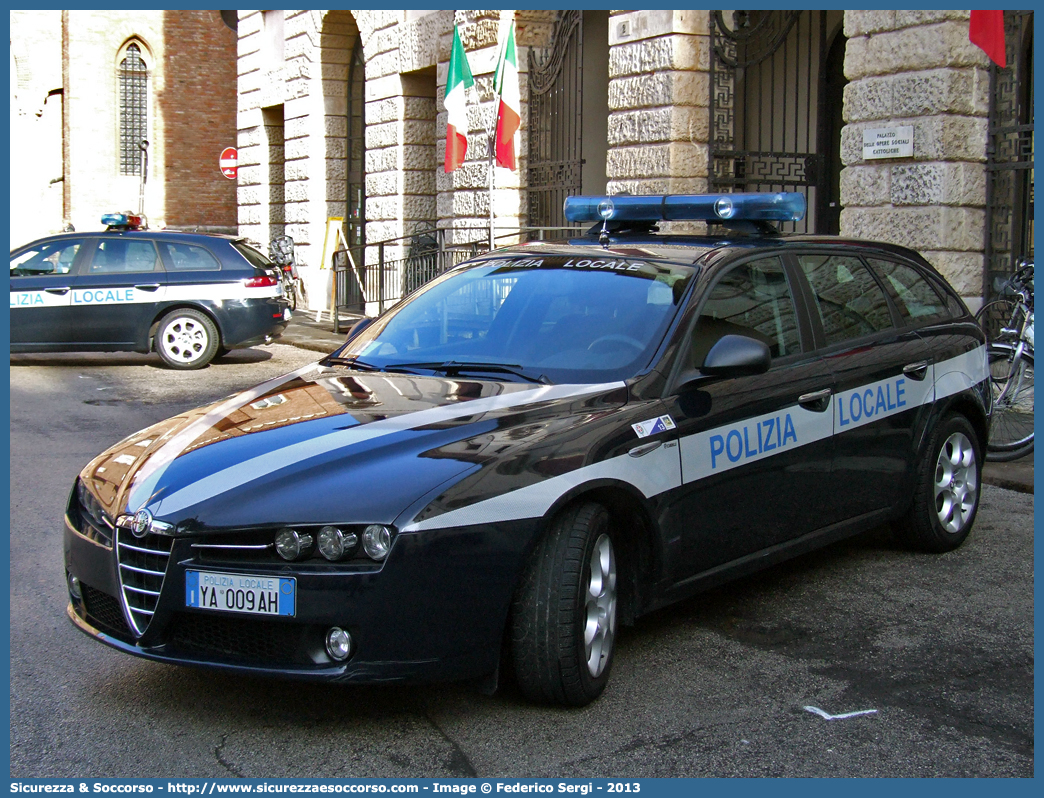 Polizia Locale YA009AH
Polizia Locale
Comune di Vicenza
Alfa Romeo 159 Sportwagon
Allestitore Ciabilli S.r.l.
Parole chiave: Polizia;Locale;Municipale;Vicenza;Alfa Romeo;159;Sportwagon;SW;S.W.;Ciabilli;YA009AH;YA 009 AH