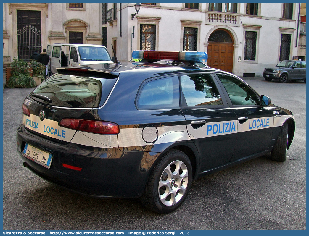 Polizia Locale YA009AH
Polizia Locale
Comune di Vicenza
Alfa Romeo 159 Sportwagon
Allestitore Ciabilli S.r.l.
Parole chiave: Polizia;Locale;Municipale;Vicenza;Alfa Romeo;159;Sportwagon;SW;S.W.;Ciabilli;YA009AH;YA 009 AH