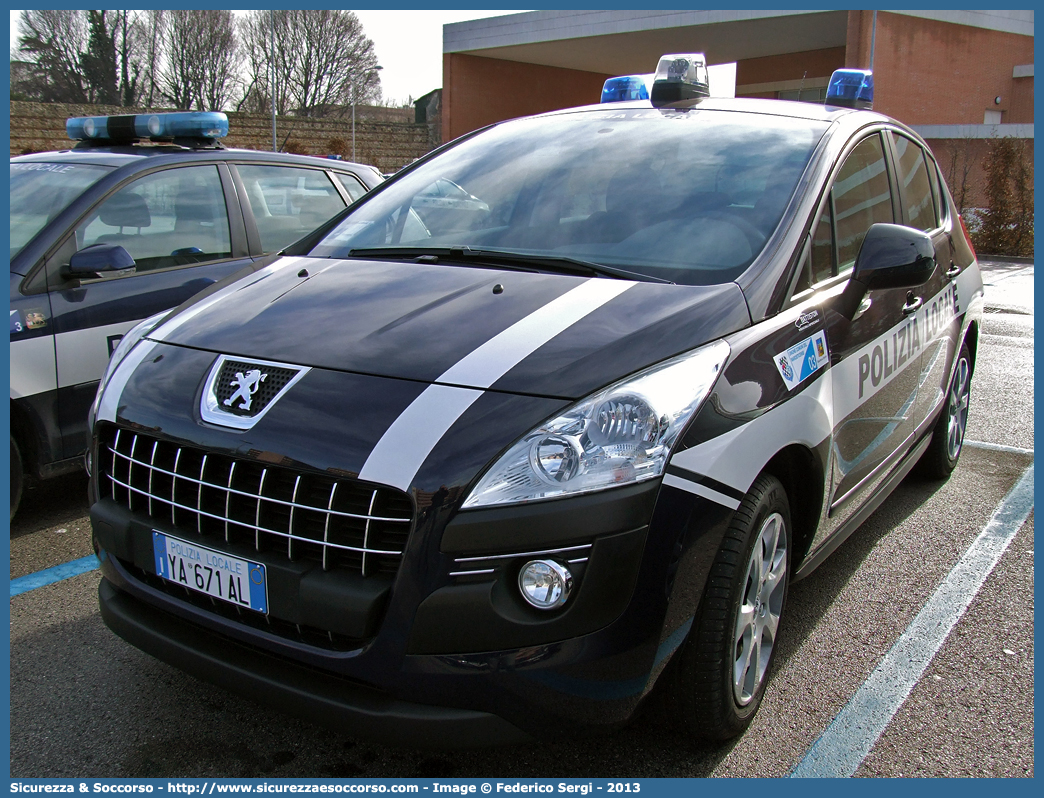 Polizia Locale YA671AL
Polizia Locale
Unione Comuni del Marosticense
Peugeot 3008 I serie
Allestitore Carrozzeria Battiston
Parole chiave: Polizia;Locale;Municipale;Marosticense;Marostica;Nove;Pianezze;Peugeot;3008;Battiston;YA671AL;YA 671 AL