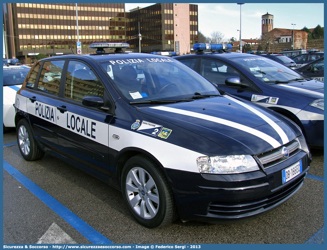 -
Polizia Locale
Comune di Badia Polesine
Fiat Stilo III serie
Parole chiave: PL;P.L.;PM;P.M.;Polizia;Locale;Municipale;Badia Polesine;Fiat;Stilo