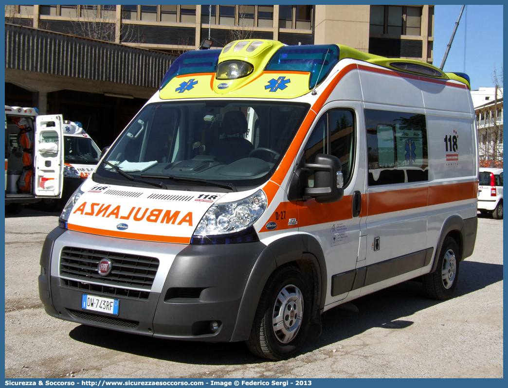 D27
118 Udine
Fiat Ducato III serie
Allestitore Aricar S.p.A.
Parole chiave: 118;Udine;Azienda;Ospedaliero;Ospedaliera;Universitaria;Santa;Maria;Misericordia;Ambulanza;Autoambulanza;Fiat;Ducato;X250;X 250;Aricar;D27;D 27;D.27