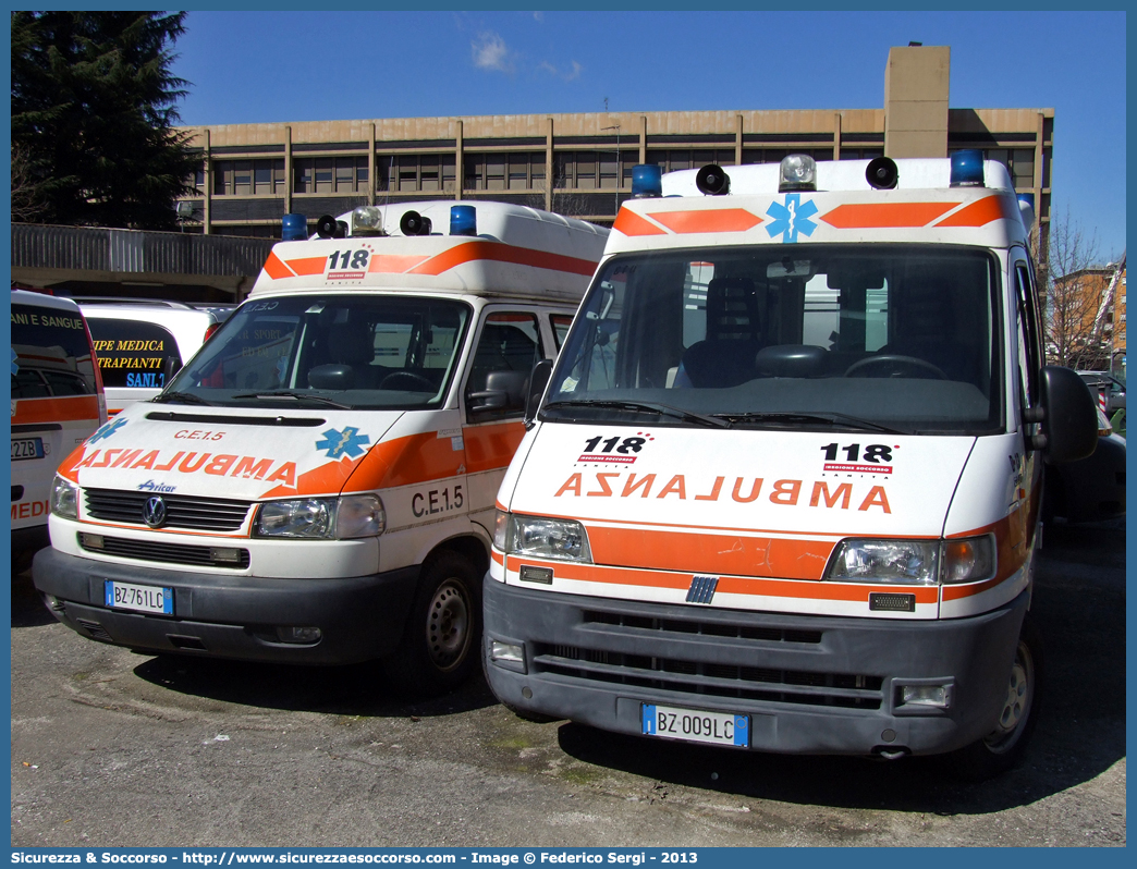 D13
118 Udine
Fiat Ducato II serie
Allestitore Aricar S.p.A.
Parole chiave: 118;Udine;Azienda;Ospedaliero;Ospedaliera;Universitaria;Santa;Maria;Misericordia;Ambulanza;Autoambulanza;Fiat;Ducato;Aricar;D13;D 13;D.13