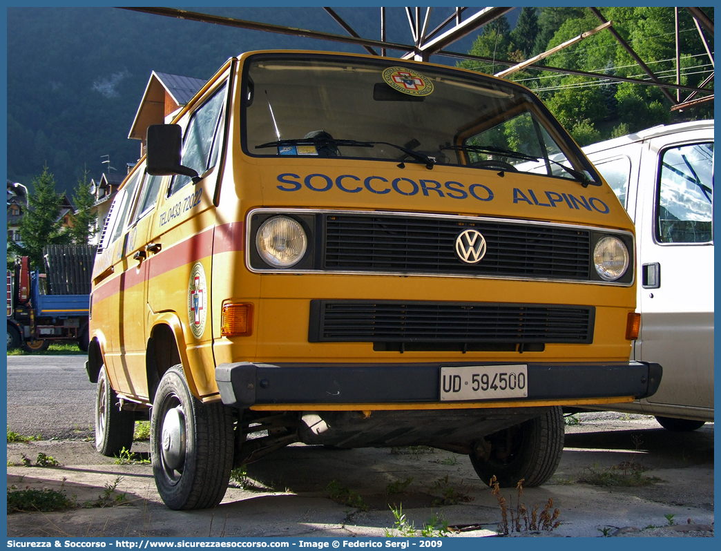 -
Corpo Nazionale
Soccorso Alpino e Speleologico
Delegazione Alpina
I Friuli Venezia Giulia
Stazione di Forni Avoltri
Volkswagen Transporter T3
Parole chiave: CNSAS;C.N.S.A.S.;Corpo;Nazionale;Soccorso;Alpino;Speleologico;Friuli;Venezia;Giulia;SAFVG;S.A.F.V.G.;Volkswagen;Transporter;T3;T 3