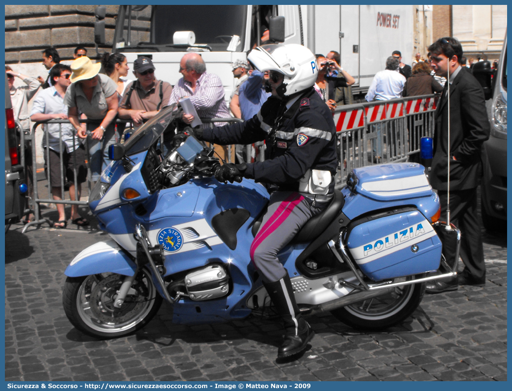 -
Polizia di Stato
Polizia Stradale
Bmw R850RT II serie
Parole chiave: Polizia di Stato;Polizia;PS;Polizia Stradale;BMW;R850;RT