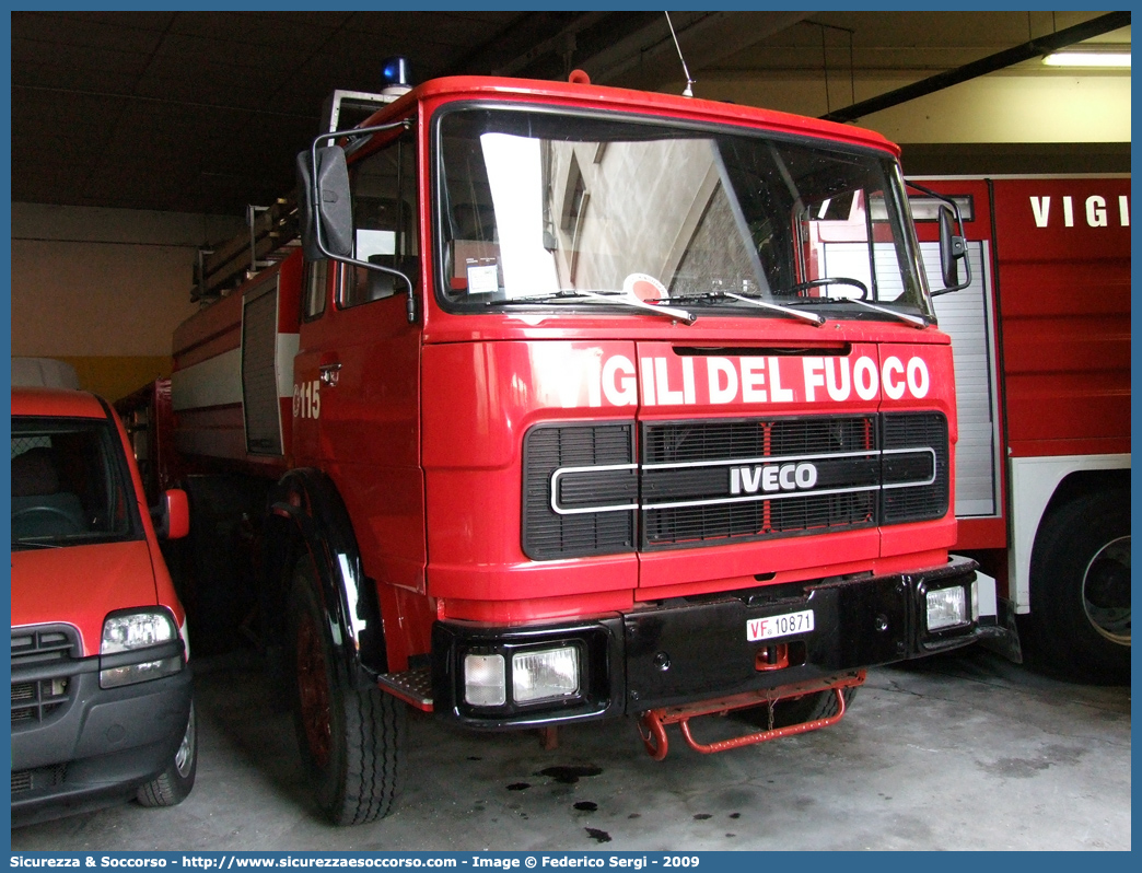 VF 10871
Corpo Nazionale Vigili del Fuoco
OM 155
Allestitori Baribbi S.p.A.
Parole chiave: Corpo;Nazionale;Vigili del Fuoco;Vigili;Fuoco;ABP;A.B.P.;AutoBottePompa;AutoBotte;OM;155;Baribbi