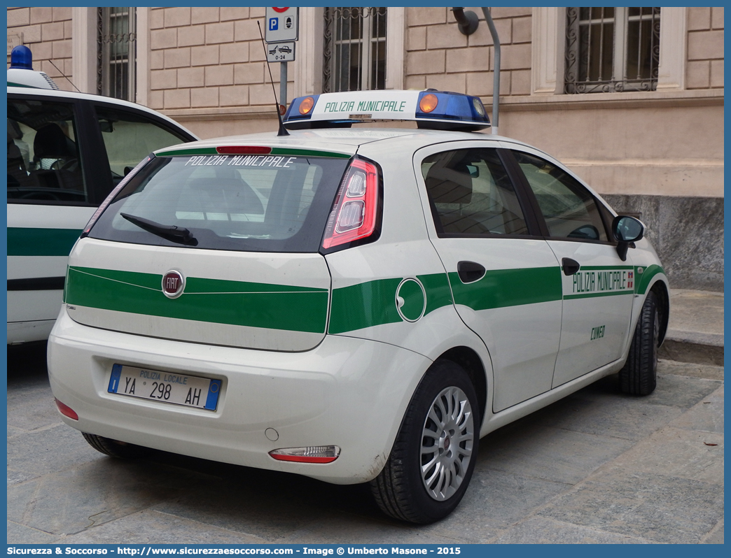 Polizia Locale YA298AH
Polizia Municipale
Comune di Cuneo
Fiat Punto IV serie
Allestitore Ciabilli S.r.l.
Parole chiave: PL;P.L.;PM;P.M.;Polizia;Locale;Municipale;Cuneo;Fiat;Punto;Ciabilli;YA298AH;YA 298 AH