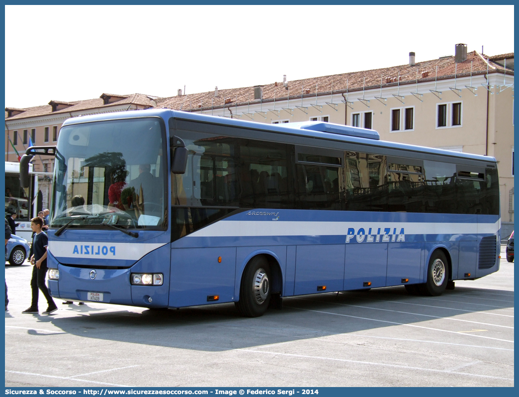 Polizia H7409
Polizia di Stato
Iveco Irisbus Crossway
Parole chiave: PS;P.S.;Polizia;di;Stato;Iveco;Irisbus;Crossway