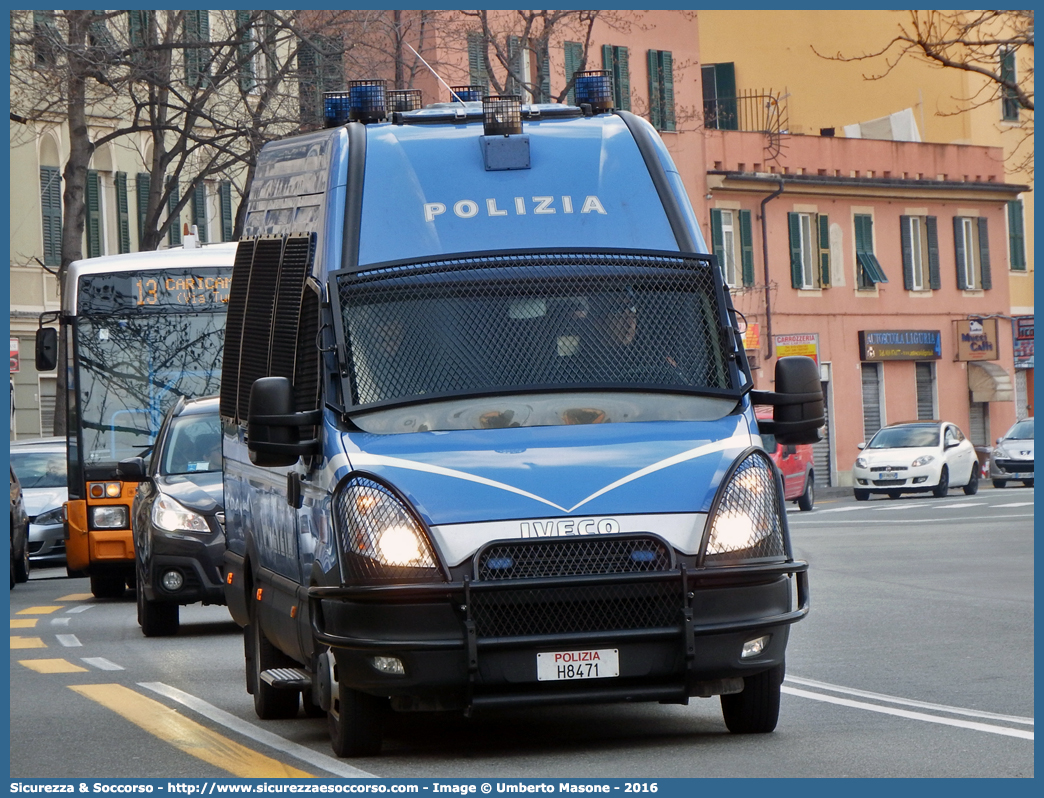 Polizia H8471
Polizia di Stato
Reparto Mobile
Iveco Daily 50C17 V serie
Allestitore Sperotto S.p.A.
Parole chiave: PS;P.S.;Polizia;Polizia di Stato;Reparto Mobile;Ordine Pubblico;Iveco;Daily;Sperotto