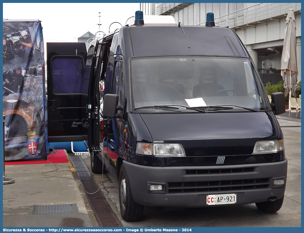 CC AP921
Arma dei Carabinieri
Centro e Nuclei Subacquei
Fiat Ducato Maxi II serie
Allestitore Elevox S.r.l.
Parole chiave: CC;C.C.;Arma;dei;Carabinieri;Centro;Nuclei;Subacquei;Sommozzatori;Fiat;Ducato;Maxi;Elevox