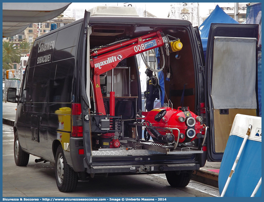 CC AP921
Arma dei Carabinieri
Centro e Nuclei Subacquei
Fiat Ducato Maxi II serie
Allestitore Elevox S.r.l.
Parole chiave: CC;C.C.;Arma;dei;Carabinieri;Centro;Nuclei;Subacquei;Sommozzatori;Fiat;Ducato;Maxi;Elevox