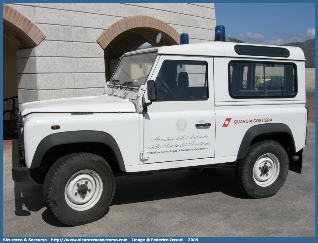 CP 2938
Corpo delle Capitanerie di Porto
Guardia Costiera
Land Rover Defender 90
Parole chiave: CP;GC;C.P.;G.C.;Guardia Costiera;Capitaneria di Porto;Capitanerie di Porto;Land Rover;Defender;90;2938