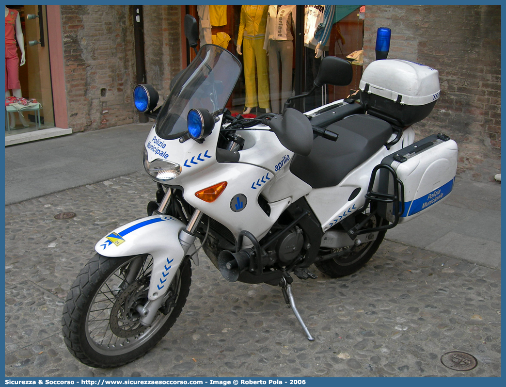 -
Polizia Municipale
Comune di Modena
Aprilia Pegaso II serie
Parole chiave: Polizia;Locale;Municipale;Modena;Aprilia;Pegaso