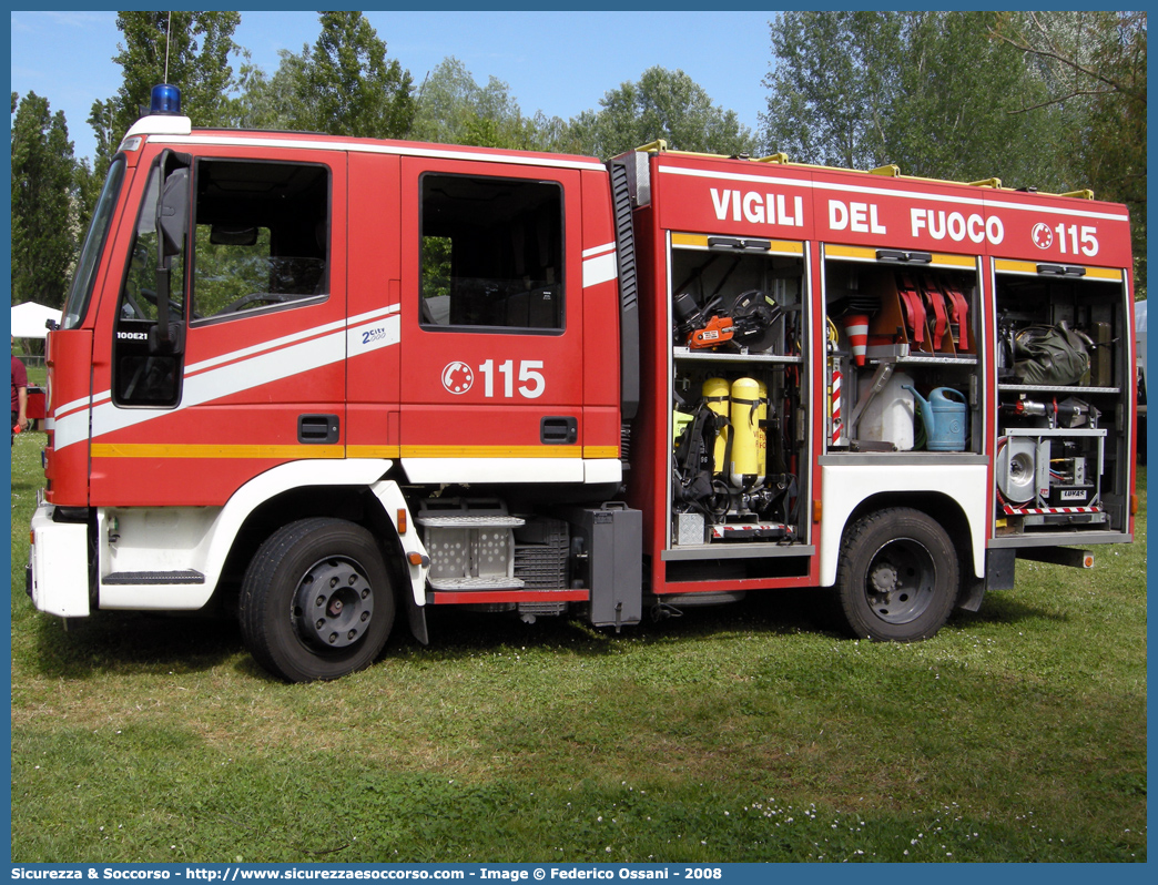 VF 21277
Corpo Nazionale Vigili del Fuoco
Iveco Magirus City2000
100E21 I serie
Parole chiave: VVF;V.V.F.;Corpo;Nazionale;Vigili;del;Fuoco;AutoPompaSerbatoio;APS;A.P.S.;Iveco;Magirus;EuroFire;100E21;City2000;City;2000