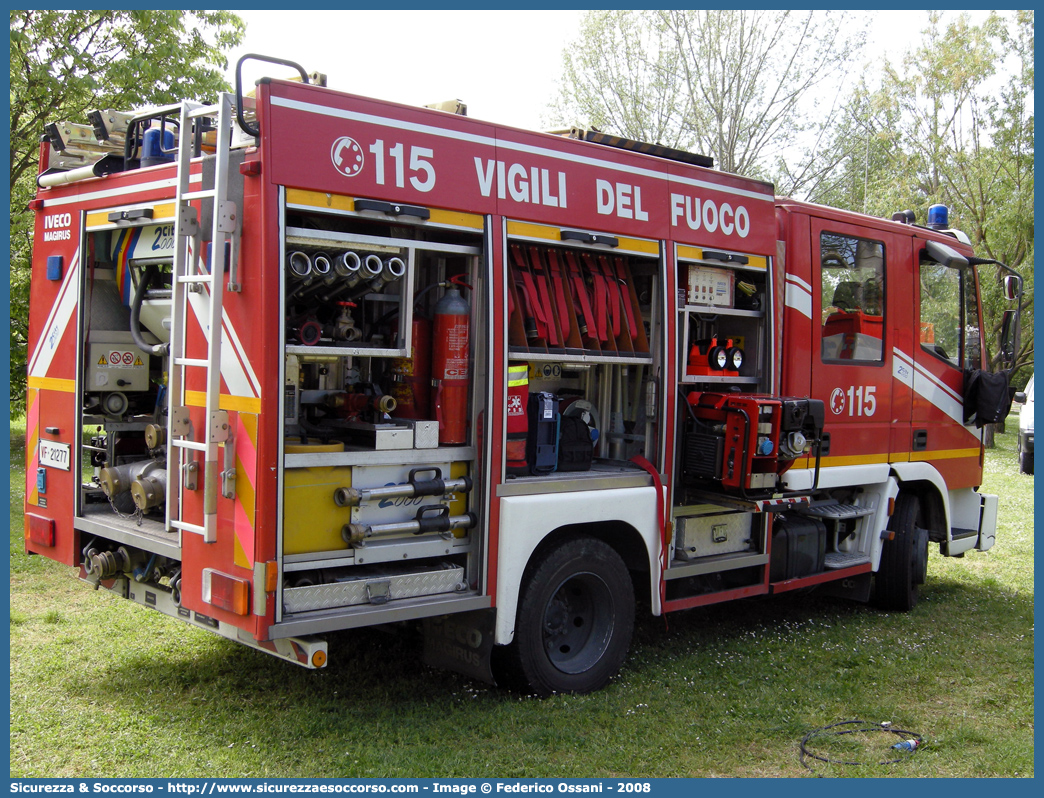 VF 21277
Corpo Nazionale Vigili del Fuoco
Iveco Magirus City2000
100E21 I serie
Parole chiave: VVF;V.V.F.;Corpo;Nazionale;Vigili;del;Fuoco;AutoPompaSerbatoio;APS;A.P.S.;Iveco;Magirus;EuroFire;100E21;City2000;City;2000