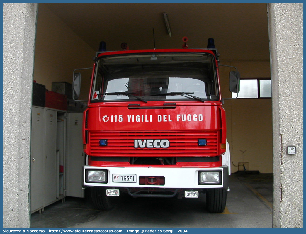 VF 16571
Corpo Nazionale Vigili del Fuoco
Iveco 190-26
Allestitore Baribbi S.p.A.
Parole chiave: Corpo;Nazionale;Vigili del Fuoco;Vigili;Fuoco;ABP;A.B.P.;AutoBottePompa;AutoBotte;Fiat;Iveco;190-26;190 - 26;Baribbi