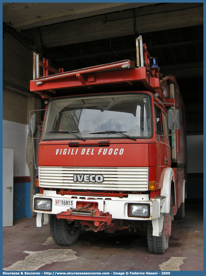 VF 16813
Corpo Nazionale Vigili del Fuoco
Nucleo Aeroportuale
Iveco 190-30
Allestitore Brema
Parole chiave: Corpo;Nazionale;Vigili del Fuoco;Vigili;Fuoco;Iveco;190-30;190;Aeroportuale;ASA;A.S.A.;Automezzo;Soccorso;Brema