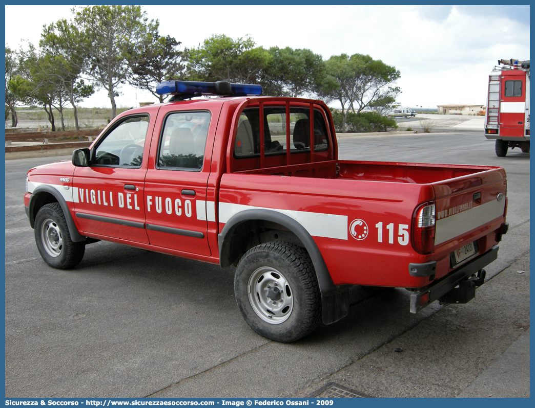 VF 24131
Corpo Nazionale Vigili del Fuoco
Nucleo Aeroportuale
Ford Ranger II serie
Parole chiave: Corpo;Nazionale;Vigili del Fuoco;Vigili;Fuoco;Aeroportuale;Ford;Ranger;ROS;R.O.S.;Responsabile;Operazioni;Soccorso