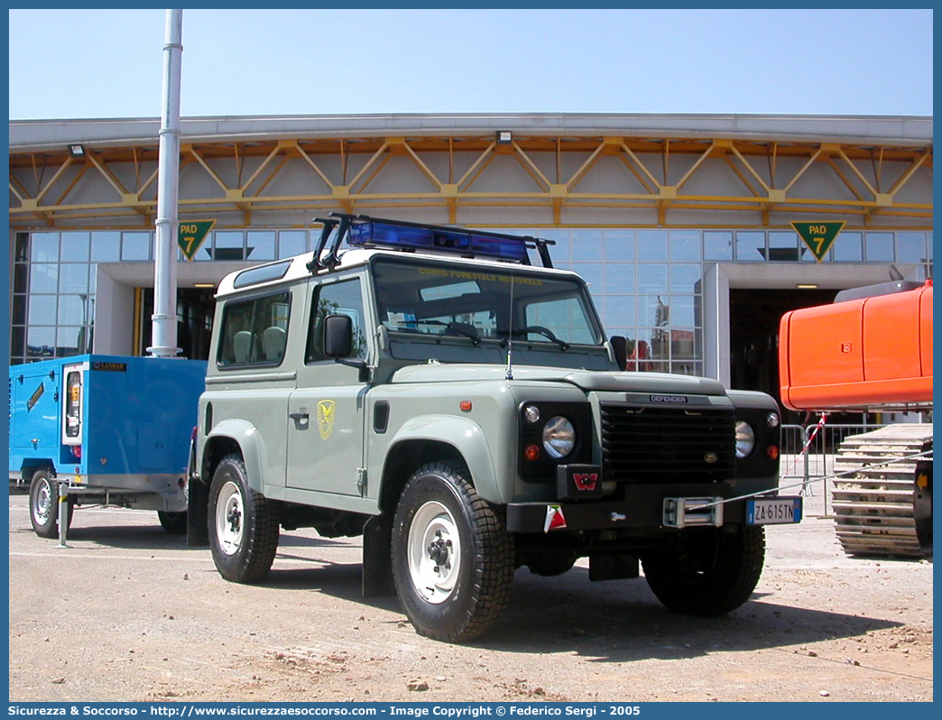 -
Corpo Forestale 
Regione Friuli Venezia Giulia
Land Rover Defender 90
Parole chiave: Corpo;Forestale;Friuli Venezia Giulia;CFFVG;C.F.F.V.G.;Land Rover;Defender;Defender 90