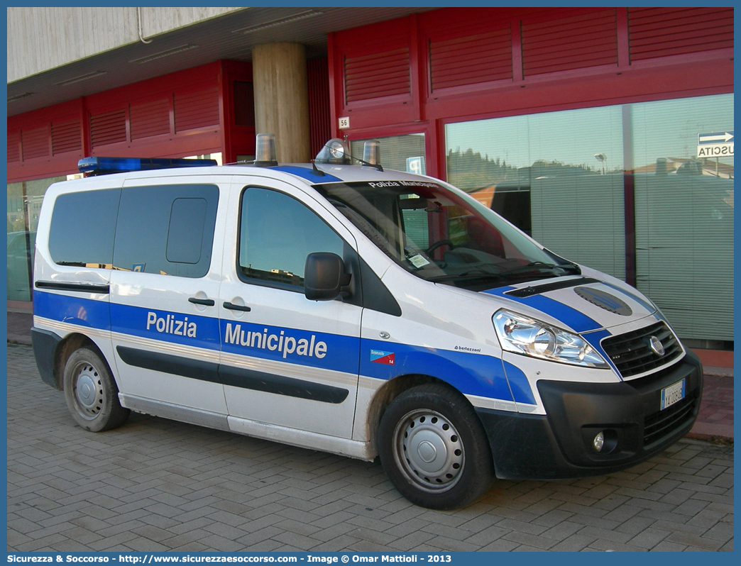 Polizia Locale YA008AB
Polizia Municipale
Comune di Sassuolo
Fiat Scudo IV serie
Allestitore Bertazzoni S.r.l.
Parole chiave: Polizia;Locale;Municipale;Sassuolo;Fiat;Scudo;Bertazzoni;YA008AB;YA 008 AB