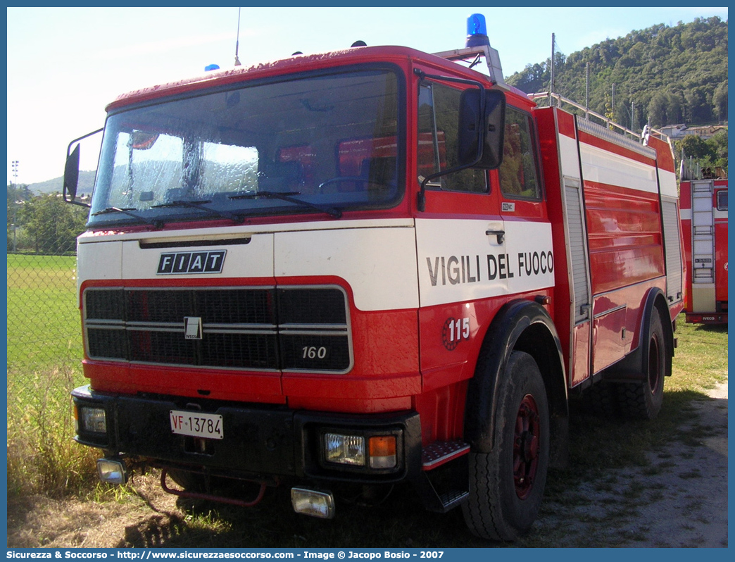 VF 13784
Corpo Nazionale Vigili del Fuoco
Iveco 160NC
Allestitore Baribbi S.p.A.
Parole chiave: VVF;V.V.F.;Corpo;Nazionale;Vigili;del;Fuoco;ABP;A.B.P.;AutoBottePompa;AutoBotte;Fiat;Iveco;160NC;160;NC