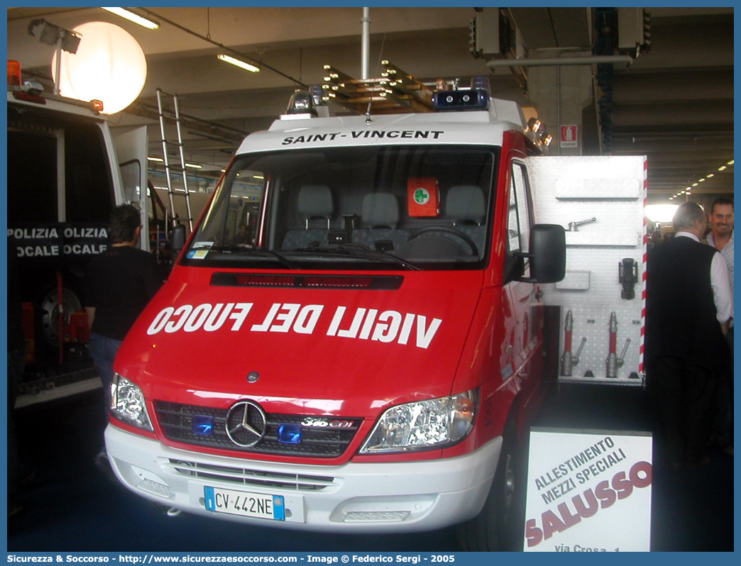 -
Vigili del Fuoco
Regione Autonoma Valle d'Aosta
Distaccamento Volontari di Saint Vincent
Mercedes Benz Sprinter 316 I serie restyling
Parole chiave: VF;V.F.;Vigili;Fuoco;Regione;Autonoma;Valle;Aosta;Volontari;Saint;Vincent;Mercedes;Benz;Sprinter;316