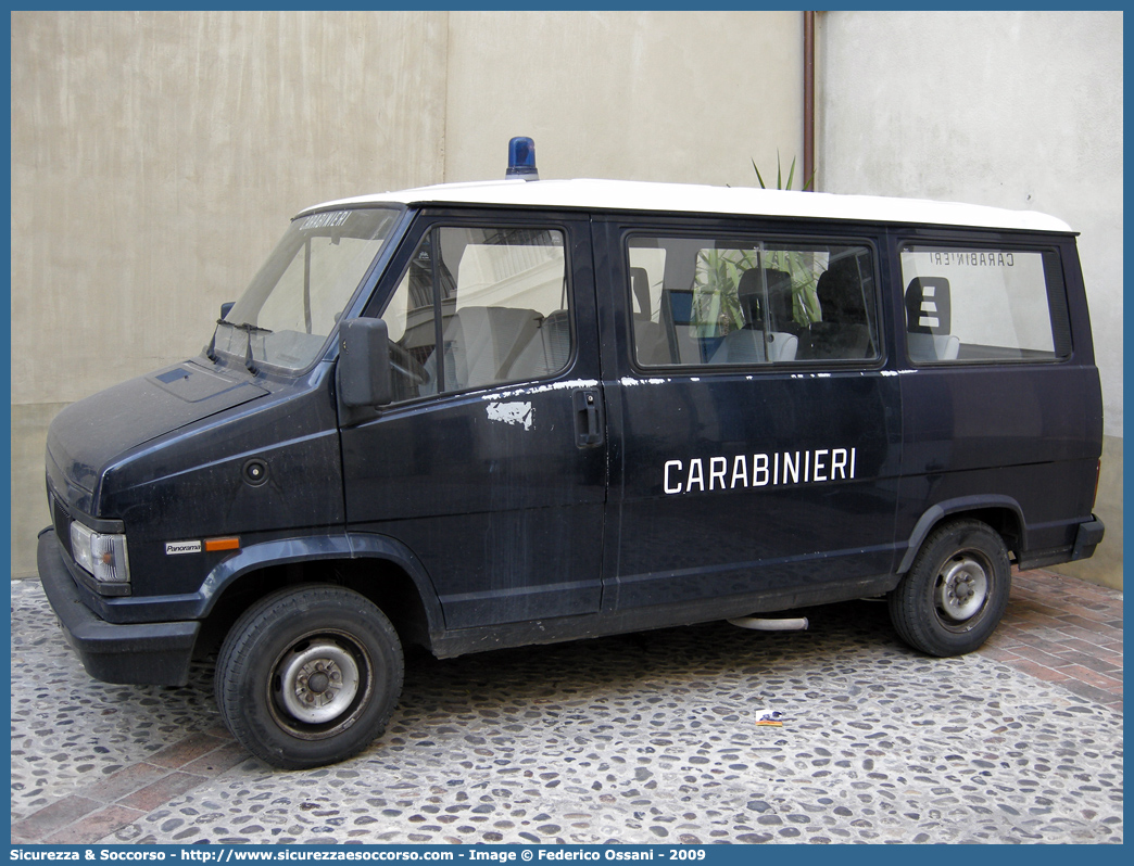 CC 024DH
Arma dei Carabinieri
Fiat Ducato I serie restyling
Parole chiave: CC;C.C.;dei;Arma;Carabinieri;Bus;Minibus;Fiat;Ducato;024DH