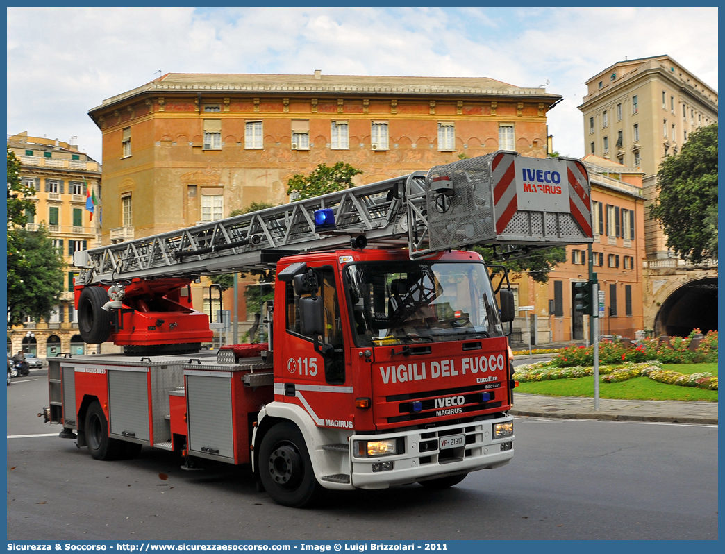 VF 21917
Corpo Nazionale Vigili del Fuoco
Iveco 150E28 EuroFire I serie
Allestitore Magirus
Parole chiave: VVF;V.V.F.;Corpo;Nazionale;Vigili;del;Fuoco;AutoScala;AS;Iveco;150E28;EuroFire;Magirus