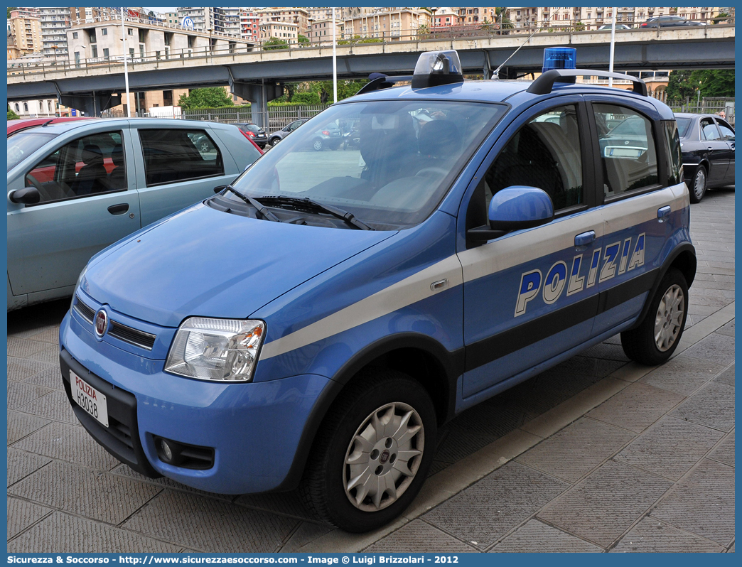 Polizia H3038
Polizia di Stato
Fiat Nuova Panda 4x4 I serie restyling
Parole chiave: PS;P.S.;Polizia;di;Stato;Polizia;Fiat;Nuova;Panda;4x4;H3038