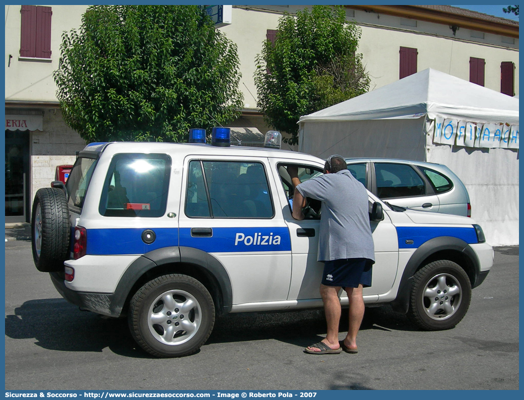 -
Polizia Municipale
Comune di Cento
Land Rover Freelander
I serie restyling
Allestitore Focaccia Group S.r.l.
Parole chiave: Polizia;Municipale;Locale;Cento;Land Rover;Freelander;Focaccia