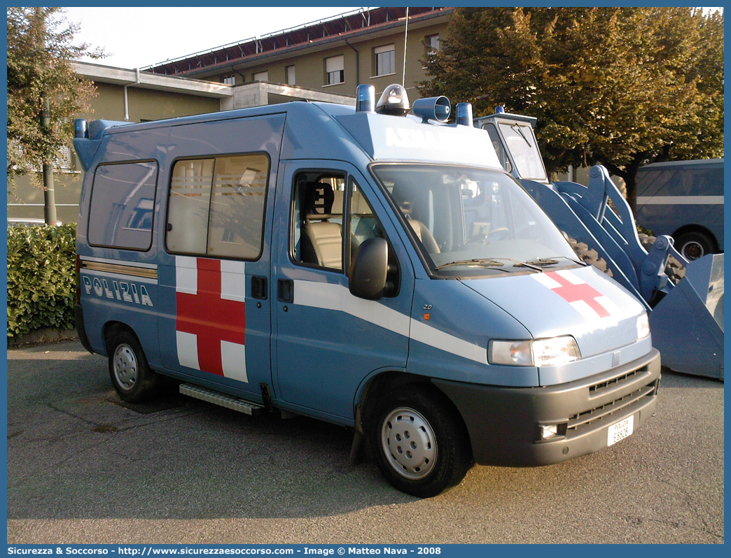 Polizia E8828
Polizia di Stato
Reparto Mobile
Servizio Sanitario
Fiat Ducato II serie
Allestitore Boneschi S.r.l.
Parole chiave: Polizia;Stato;PS;P.S.;Reparto;Mobile;Servizio;Sanitario;Ambulanza;Autoambulanza;Fiat;Ducato;Savio