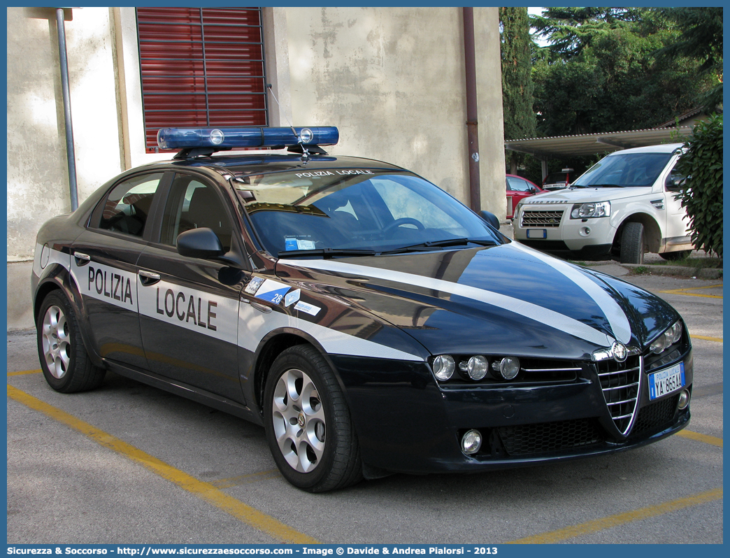 Polizia Locale YA865AA
Polizia Locale
Consorzio Nord Est Vicentino
Alfa Romeo 159
Allestitore Ciabilli S.r.l.
Parole chiave: Municipale;NEVI;Thiene;Chiuppano;Dueville;Caltrano;Sandrigo;Sarcedo;Lusiana;Zanè;Zugliano;Schiavon;Fara Vicentino;Calvene;Lugo di Vicenza;Bolzano Vicentino;Bressanvido;Villaverla;Carrè;Montecchio Precalcino;Monticello Conte Otto;Alfa Romeo;159;YA 865 AA