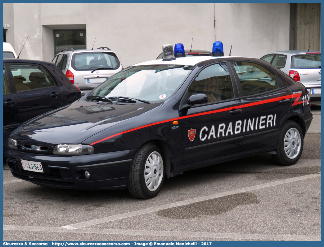 EI AJ663
Arma dei Carabinieri
Reparto Carabinieri presso l'Esercito Italiano
Fiat Brava
Parole chiave: CC;C.C.;EI;E.I.;Arma;dei;Carabinieri;Reparto;Esercito;Italiano;Fiat;Brava