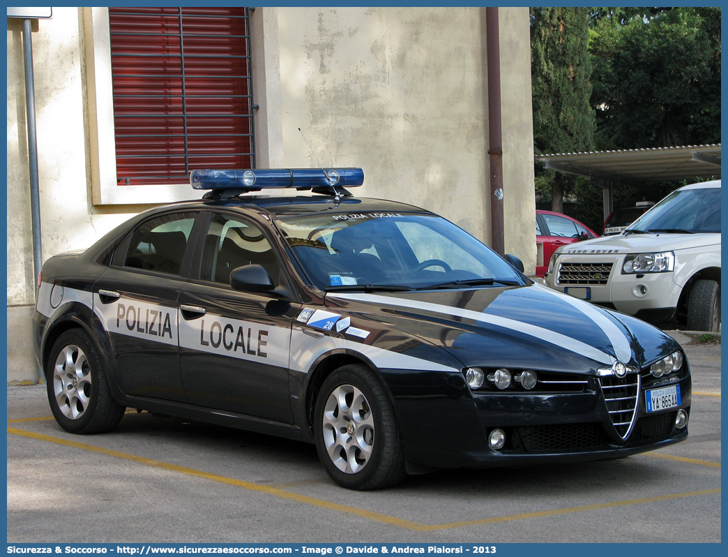 Polizia Locale YA865AA
Polizia Locale
Consorzio Nord Est Vicentino
Alfa Romeo 159
Allestitore Ciabilli S.r.l.
Parole chiave: Municipale;NEVI;Thiene;Chiuppano;Dueville;Caltrano;Sandrigo;Sarcedo;Lusiana;Zanè;Zugliano;Schiavon;Fara Vicentino;Calvene;Lugo di Vicenza;Bolzano Vicentino;Bressanvido;Villaverla;Carrè;Montecchio Precalcino;Monticello Conte Otto;Alfa Romeo;159;YA 865 AA