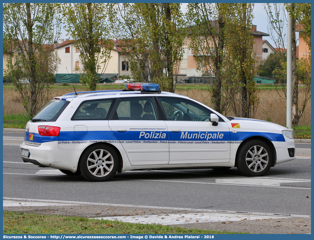 Polizia Locale YA444AH
Polizia Municipale
Comune di Ravenna
Seat Exeo ST
Allestitore Focaccia Group S.r.l.
Parole chiave: Polizia;Locale;Municipale;Ravenna;Seat;Exeo;ST;SW;S.W.;Station;Wagon;Focaccia;YA444AH;YA 444 AH