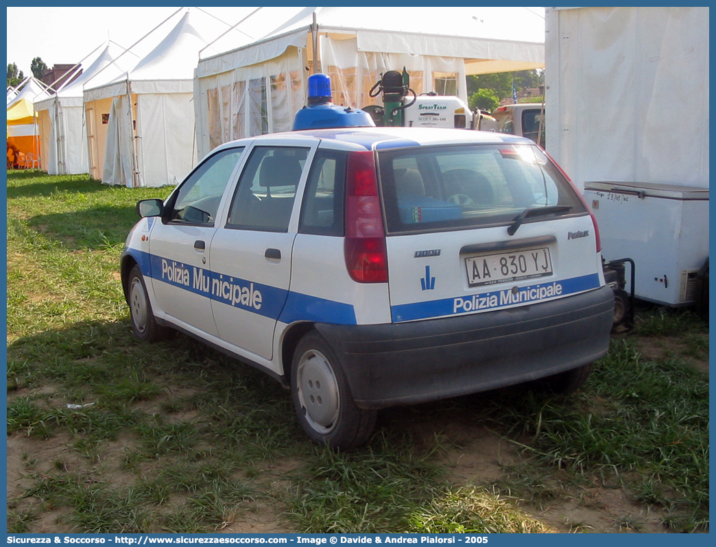 -
Polizia Municipale
Comune di Vigarano Mainarda
Fiat Punto I serie
Parole chiave: Polizia;Locale;Municipale;Vigarano Mainarda;Fiat;Punto