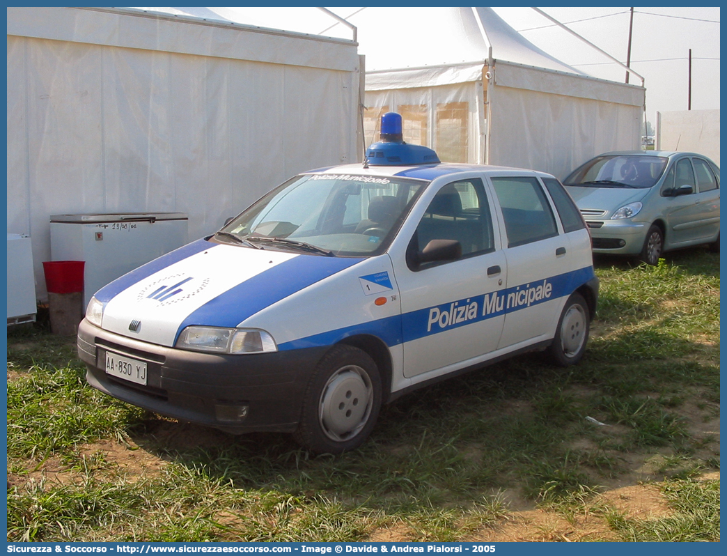 -
Polizia Municipale
Comune di Vigarano Mainarda
Fiat Punto I serie
Parole chiave: Polizia;Locale;Municipale;Vigarano Mainarda;Fiat;Punto