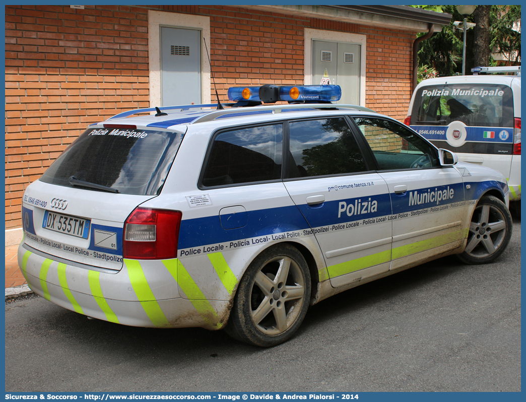 -
Polizia Municipale
Unione Comuni
della Romagna Faentina
Audi A4 Avant II serie
Allestitore Bertazzoni S.r.l.
Parole chiave: Polizia;Locale;Municipale;Unione;Romagna;Faentina;Faenza;Brisighella;Casola Valsenio;Castel Bolognese;Riolo Terme;Solarolo;Audi;A4;Avant;Bertazzoni