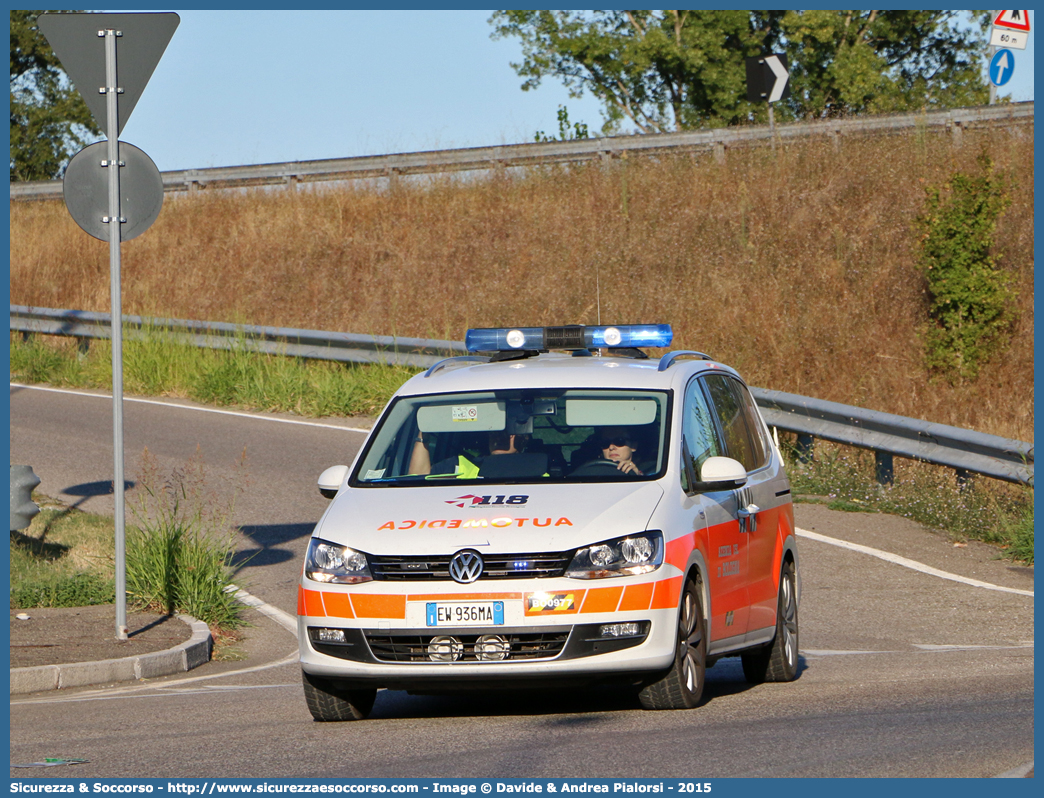 BO 0977
118 Bologna Soccorso
Volkswagen Sharan IV serie
Allestitore Vision S.r.l.
Parole chiave: 118;Bologna;Soccorso;Automedica;Automedicalizzata;Auto Medica;Auto Medicalizzata;Volkswagen;Sharan;Vision