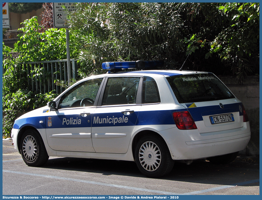 -
Polizia Municipale
Comune di Minerbio
Fiat Stilo
Parole chiave: Polizia;Locale;Municipale;Minerbio;Fiat;Stilo