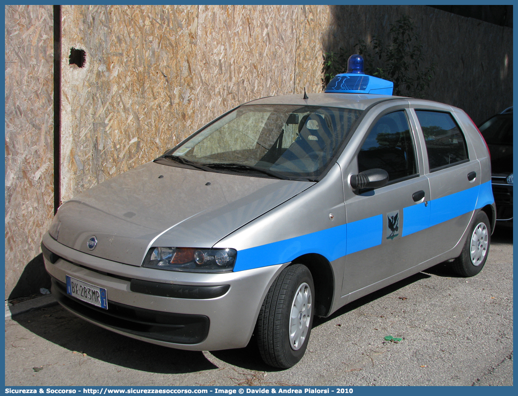 -
Polizia Municipale
Comune di Melfi
Fiat Punto II serie
Parole chiave: Polizia;Locale;Municipale;Melfi;Fiat;Punto