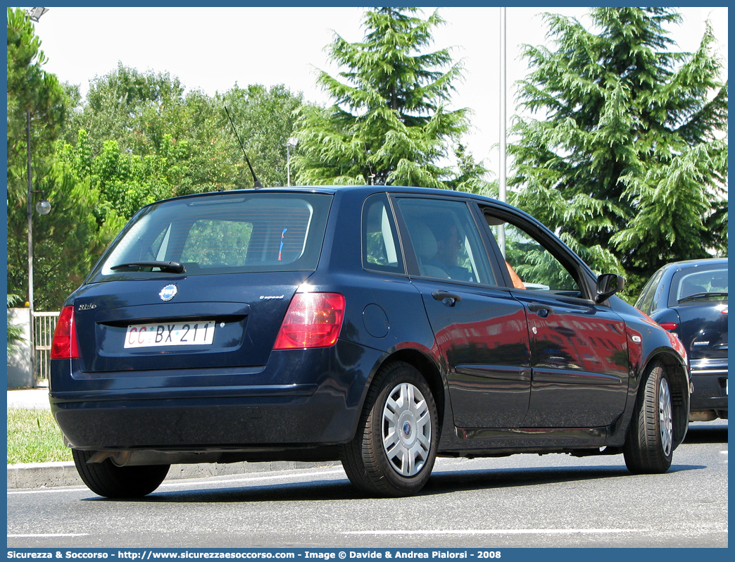 CC BX211
Arma dei Carabinieri
Fiat Stilo II serie
Parole chiave: CC;C.C.;Arma;dei;Carabinieri;Fiat;Stilo