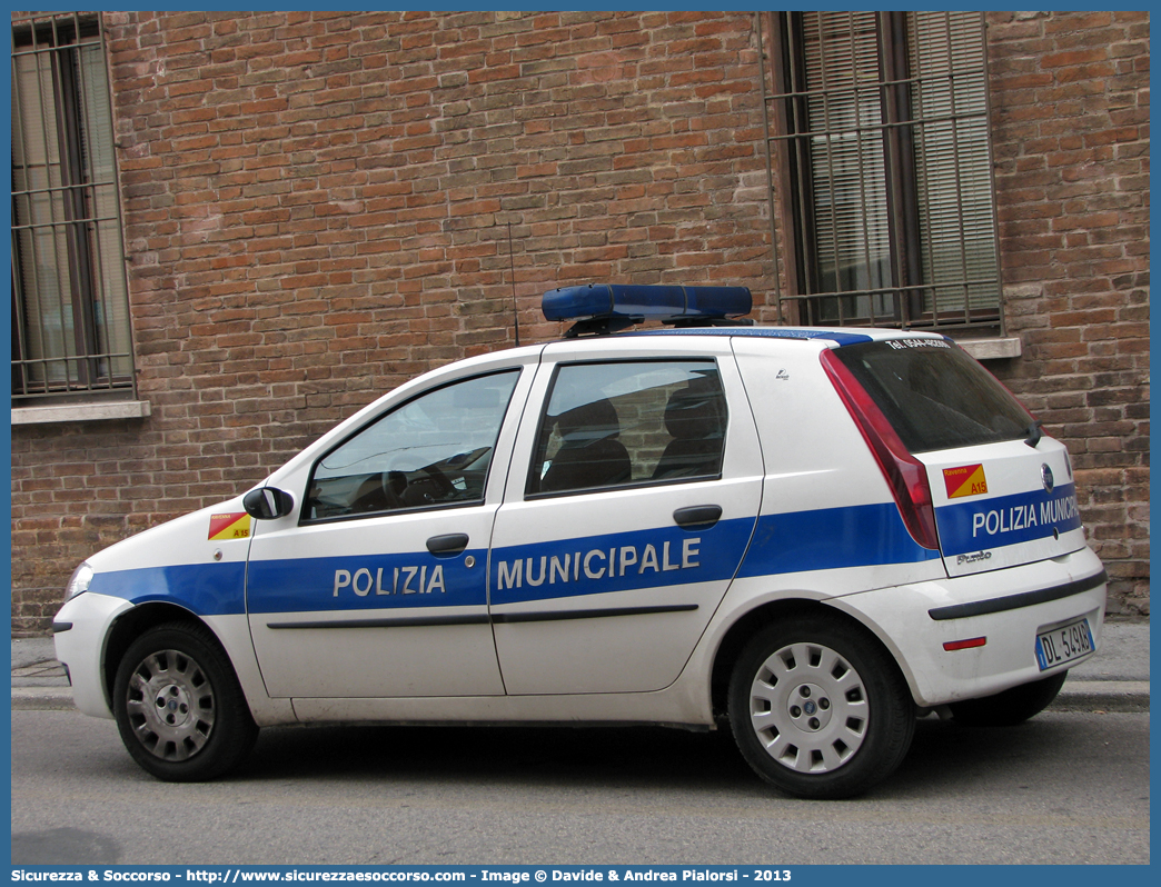 -
Polizia Municipale
Comune di Ravenna
Fiat Punto III serie restyling
Allestitore Focaccia Group S.r.l.
Parole chiave: Polizia;Locale;Municipale;Ravenna;Fiat;Punto;Focaccia