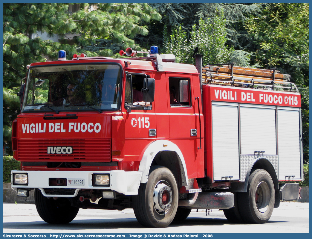 VF 16591
Corpo Nazionale Vigili del Fuoco
Iveco 190-26
Allestitore Baribbi S.p.A.
Parole chiave: VVF;V.V.F.;Corpo;Nazionale;Vigili;del;Fuoco;AutoPompaSerbatoio;APS;A.P.S.;Iveco;190;26;190-26;Baribbi