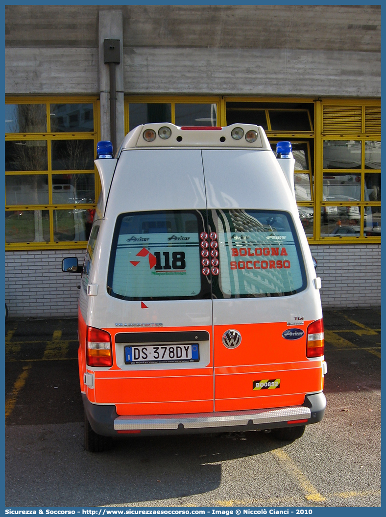 BO 0852
118 Bologna Soccorso
Volkswagen Transporter T5
Allestitore Aricar S.p.A.
Parole chiave: 118;Bologna;Soccorso;Ambulanza;Volkswagen;Transporter;T5;Aricar