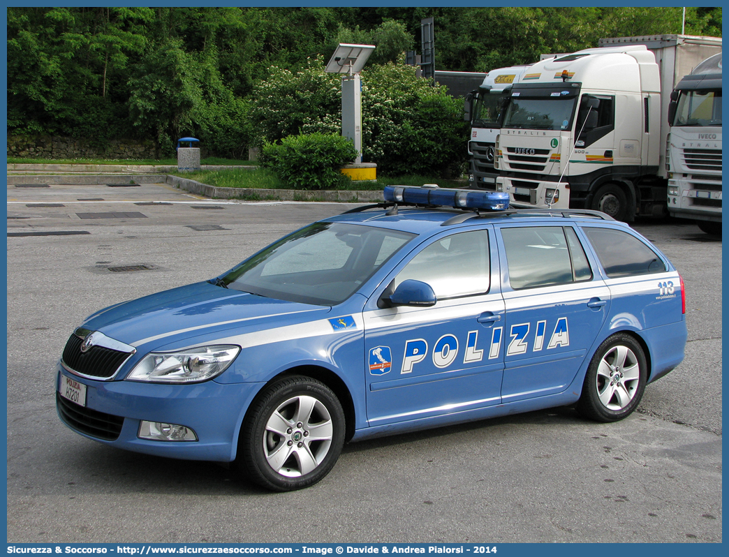 Polizia H7201
Polizia di Stato
Polizia Stradale
Autostrade per l'Italia S.p.A.
Skoda Octavia Wagon III serie
Allestitore Focaccia Group S.r.l.
Parole chiave: Polizia di Stato;Polizia Stradale;Autostrade per l'Italia S.p.A.;Autostrade S.p.A.;Autostrade;Italia;Skoda;Octavia;Wagon;Station;SW;S.W.;Focaccia