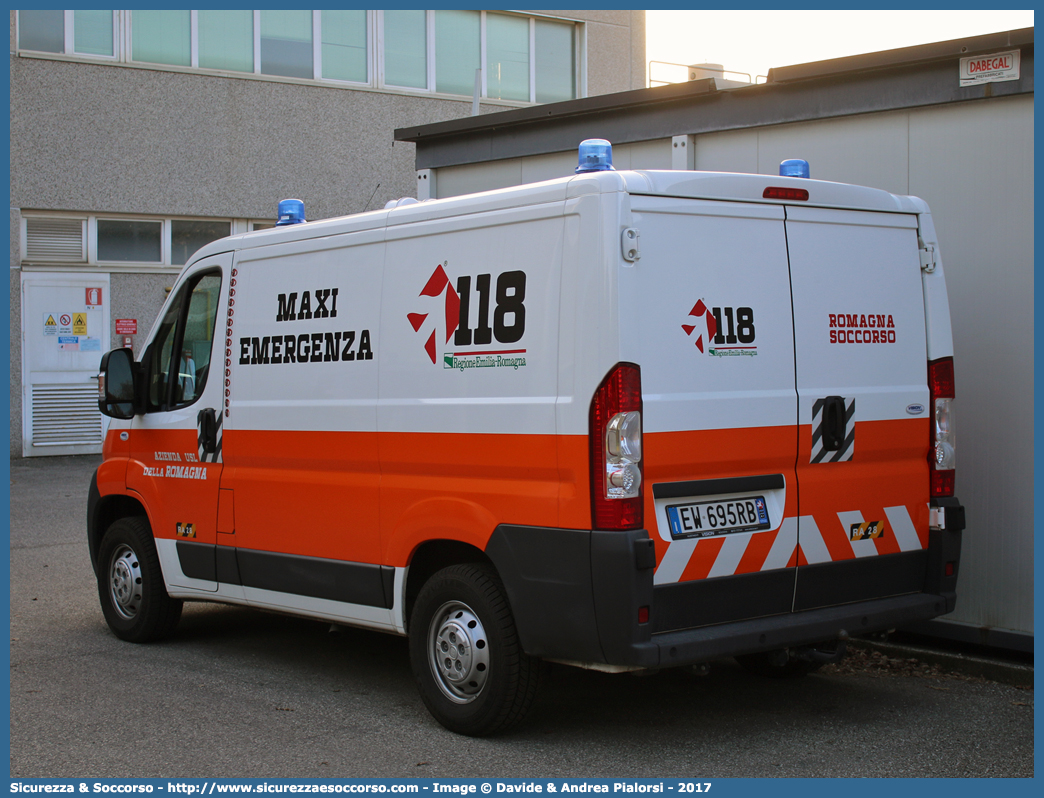 RA 28
118 Romagna Soccorso
Ambito Territoriale di Ravenna
Fiat Ducato III serie
Allestitore Vision S.r.l.
Parole chiave: 118;Romagna;Ravenna;Soccorso;Maxiemergenza;Maxiemergenze;Maxi Emergenza;Maxi Emergenze;Fiat;Ducato;X250;X250;Vision