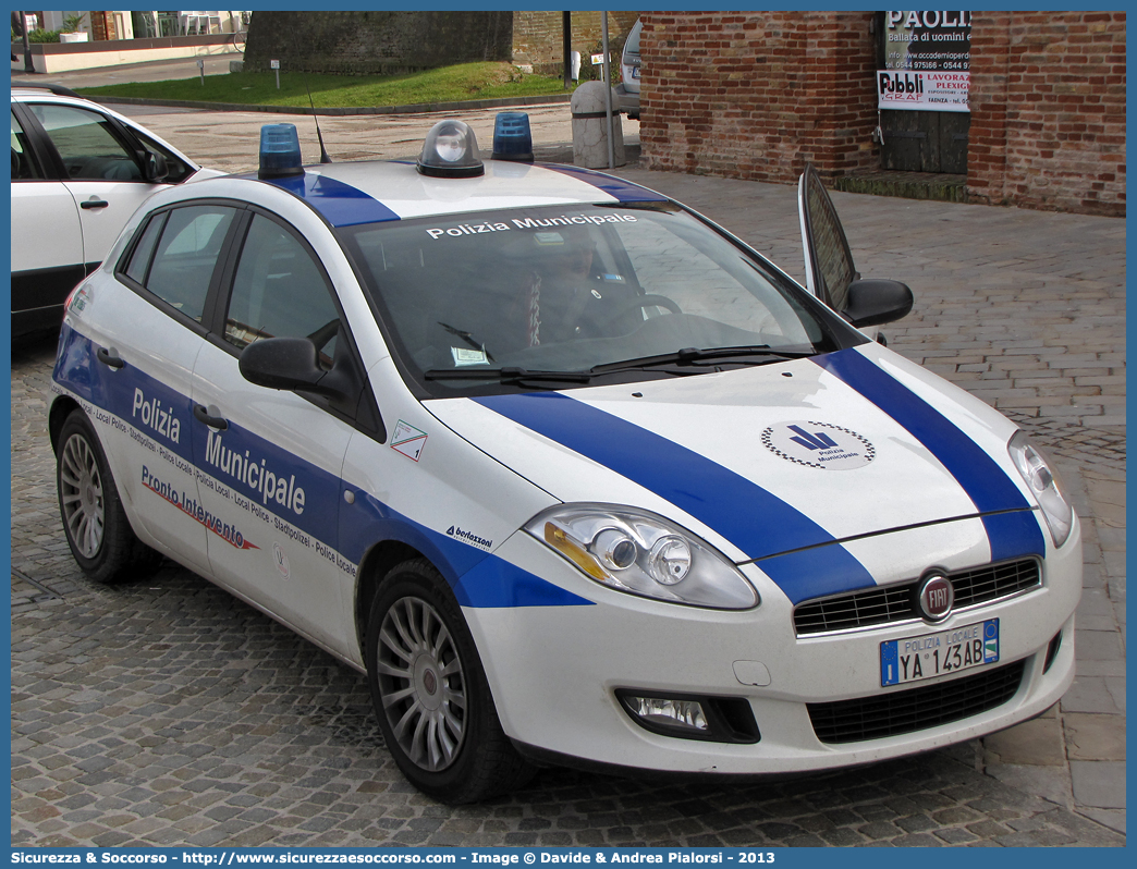 Polizia Locale YA143AB
Polizia Municipale
Unione Comuni della Bassa Romagna
Fiat Nuova Bravo
Allestitore Bertazzoni S.r.l.
Parole chiave: Polizia;Locale;Municipale;Bassa Romagna;Alfonsine;Bagnacavallo;Bagnara di Romagna;Conselice;Cotignola;Fusignano;Lugo;Massa Lombarda;Sant&#039;Agata sul Santerno;Sant Agata sul Santerno;Fiat;Nuova Bravo;Bertazzoni;YA143AB;YA 143 AB