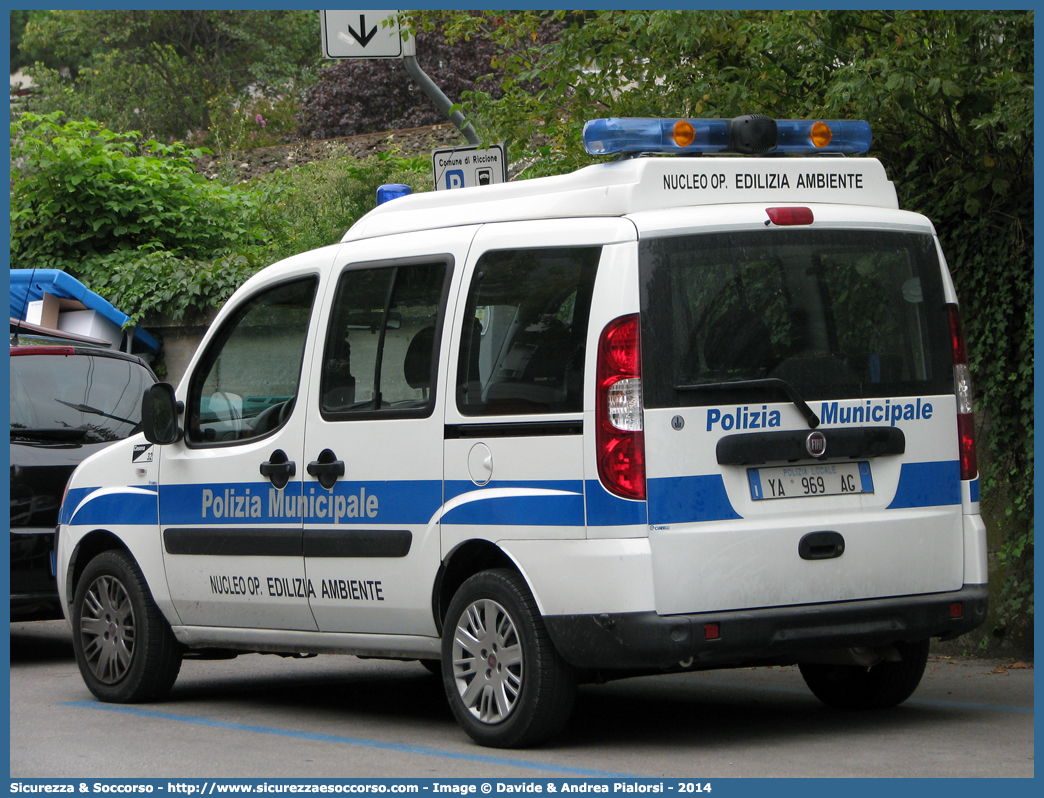 Polizia Locale YA969AG
Polizia Municipale
Comune di Cesena
Fiat Doblò I serie restyling
Allestitore Ciabilli S.r.l.
Parole chiave: Polizia;Locale;Municipale;Cesena;Fiat;Doblò;Doblo;Ciabilli;YA969AG;YA 969 AG