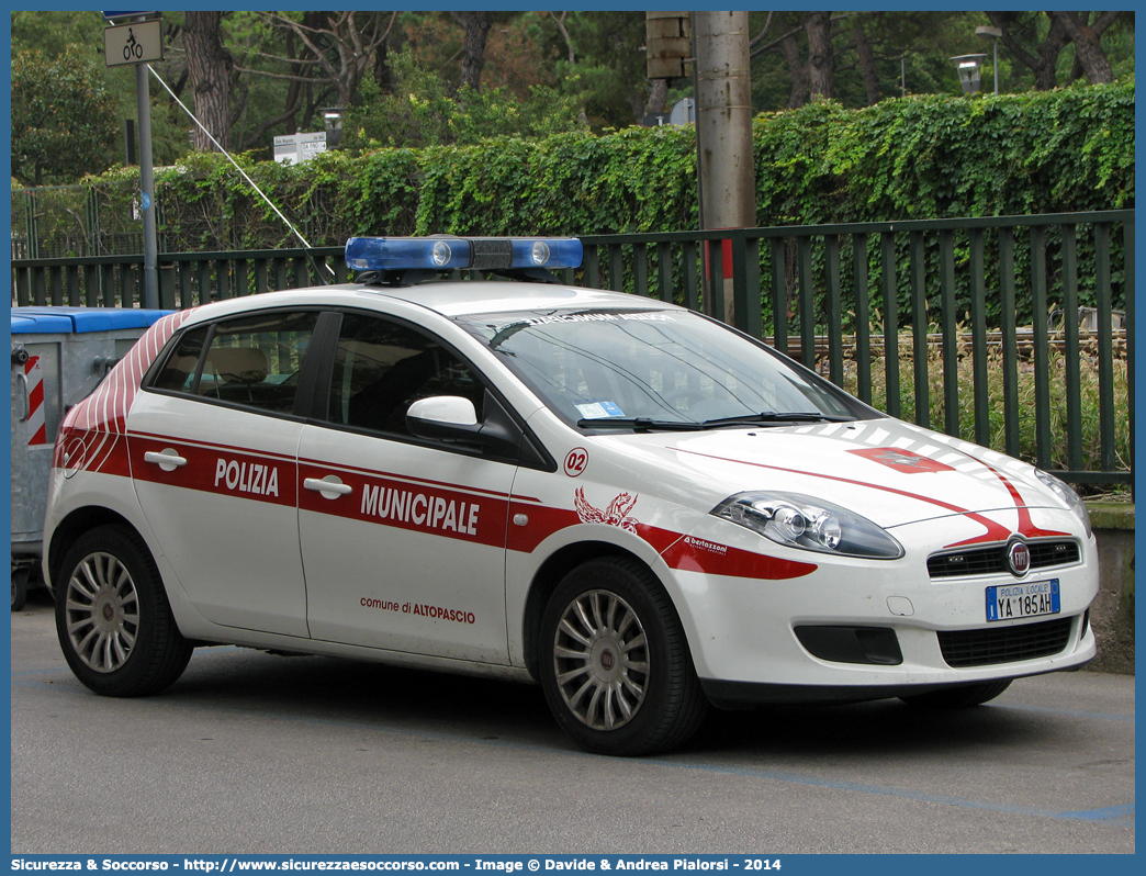 Polizia Locale YA185AH
Polizia Municipale
Comune di Altopascio
Fiat Nuova Bravo
Allestitore Bertazzoni S.r.l.
Parole chiave: Polizia;Locale;Municipale;Altopascio;Fiat;Nuova Bravo;Bertazzoni;YA185AH;YA 185 AH