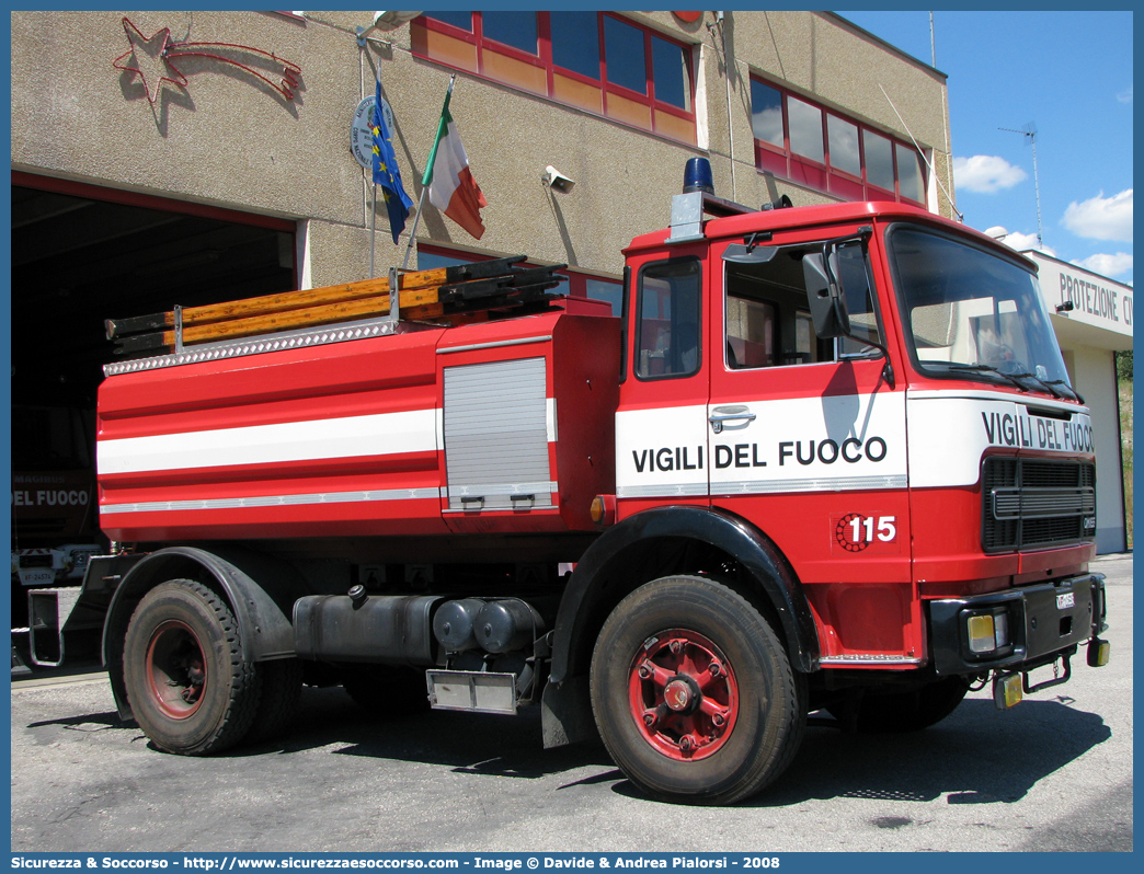 VF 10838
Corpo Nazionale Vigili del Fuoco
OM 155
Allestitori Baribbi S.p.A.
Parole chiave: Corpo;Nazionale;Vigili del Fuoco;Vigili;Fuoco;ABP;A.B.P.;AutoBottePompa;AutoBotte;OM;155;Baribbi